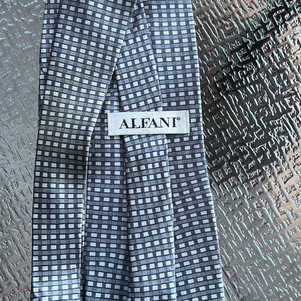 Dress tie - Picture 3 of 3